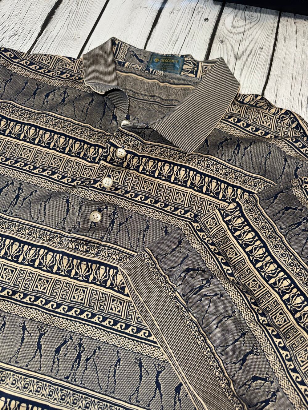 Descente Men’s 2XL Polo Shirt Unique Greek-Inspired Graphic Pattern